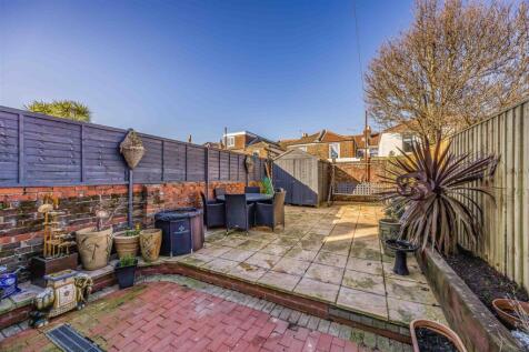 22 Oriel Road, Hilsea-Small-PorticoMarketing-SoldB