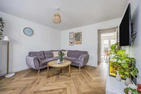 3 Mulberry Walk, Bedhampton-PorticoMarketing-SoldB