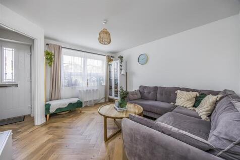 3 Mulberry Walk, Bedhampton-PorticoMarketing-SoldB