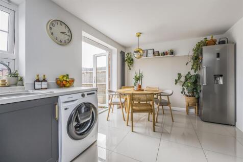 3 Mulberry Walk, Bedhampton-PorticoMarketing-SoldB