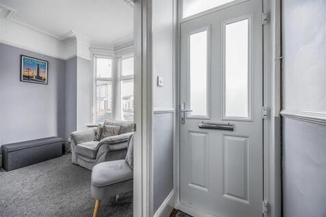 37 Farlington Road, Copnor-Small-PorticoMarketing-