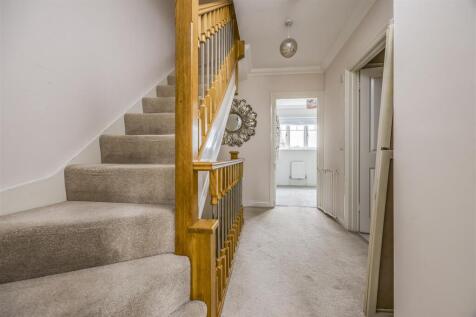 10 Castle Mews, Horndean-PorticoMarketing-SoldBy-1