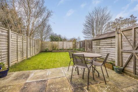 10 Castle Mews, Horndean-PorticoMarketing-SoldBy-3