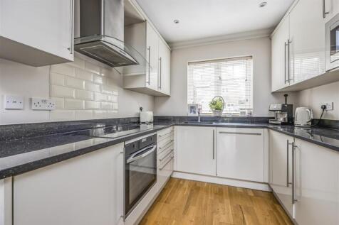 10 Castle Mews, Horndean-PorticoMarketing-SoldBy-2