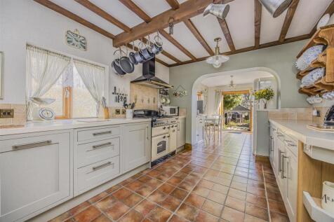 5 Woodville Road, Bedhampton-PorticoMarketing-Sold