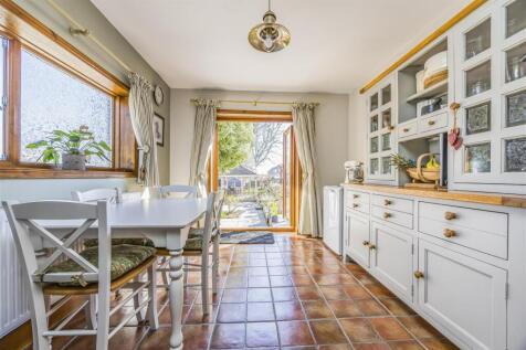5 Woodville Road, Bedhampton-PorticoMarketing-Sold