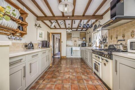5 Woodville Road, Bedhampton-PorticoMarketing-Sold