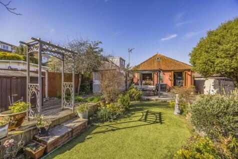 5 Woodville Road, Bedhampton-PorticoMarketing-Sold