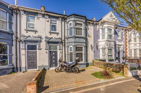 213 Laburnum Grove, Copnor-Small-PorticoMarketing-