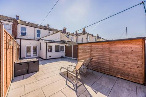 213 Laburnum Grove, Copnor-Small-PorticoMarketing-