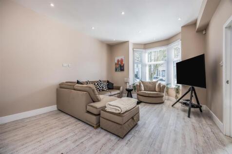 213 Laburnum Grove, Copnor-Small-PorticoMarketing-