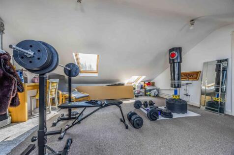 213 Laburnum Grove, Copnor-Small-PorticoMarketing-