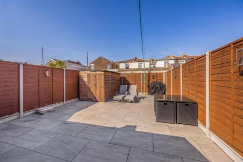 213 Laburnum Grove, Copnor-Small-PorticoMarketing-