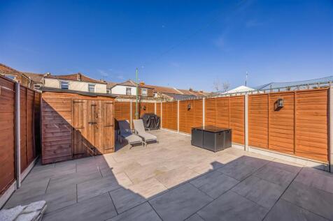 213 Laburnum Grove, Copnor-Small-PorticoMarketing-