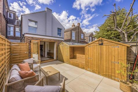 6 Hellyer Road, Southsea-PorticoMarketing-SoldBy-3