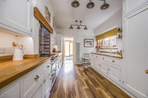 6 Hellyer Road, Southsea-PorticoMarketing-SoldBy-2