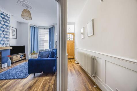 6 Hellyer Road, Southsea-PorticoMarketing-SoldBy-1