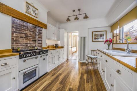 6 Hellyer Road, Southsea-PorticoMarketing-SoldBy-3
