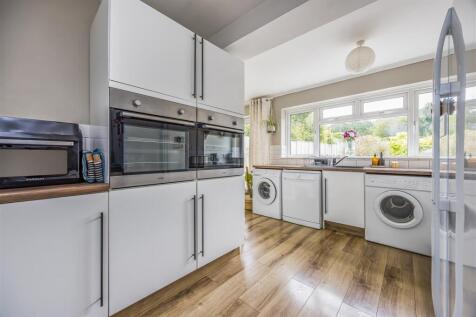 5 First Avenue, Cowplain-PorticoMarketing-SoldBy-1