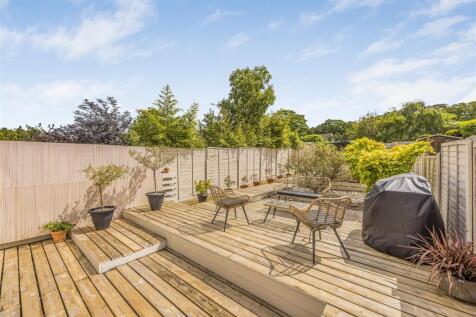 5 First Avenue, Cowplain-PorticoMarketing-SoldBy-4