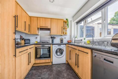33 Billy Lawn Avenue, Havant-Small-PorticoMarketin