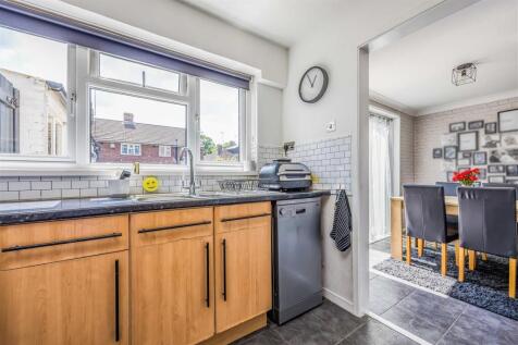 33 Billy Lawn Avenue, Havant-Small-PorticoMarketin