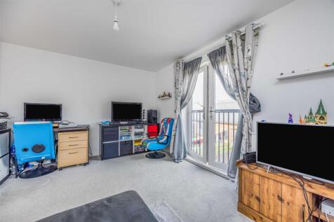 7 Radnor Way Denmead-Small-PorticoMarketing-SoldBy