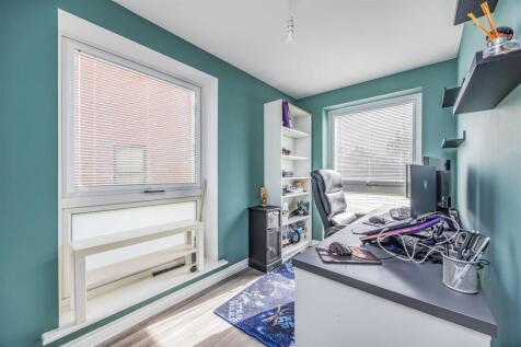7 Radnor Way Denmead-Small-PorticoMarketing-SoldBy