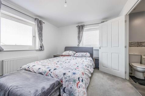 7 Radnor Way Denmead-Small-PorticoMarketing-SoldBy