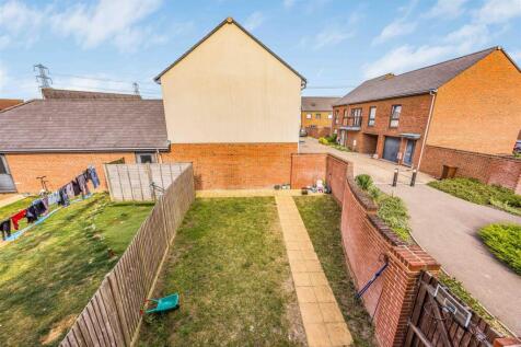 7 Radnor Way Denmead-Small-PorticoMarketing-SoldBy