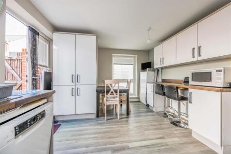 7 Radnor Way Denmead-Small-PorticoMarketing-SoldBy
