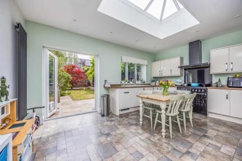 19 Hartley Road, Portsmouth-Small-PorticoMarketing