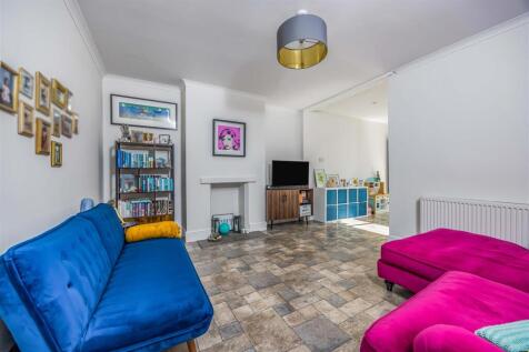 19 Hartley Road, Portsmouth-Small-PorticoMarketing