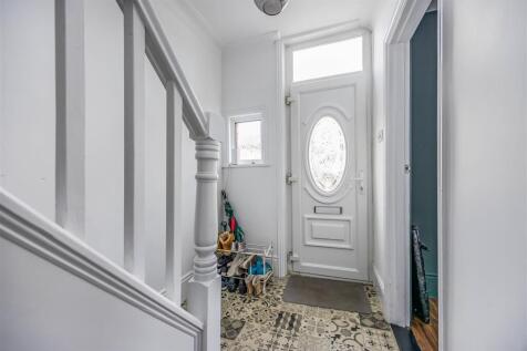 19 Hartley Road, Portsmouth-Small-PorticoMarketing
