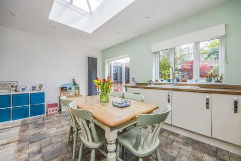 19 Hartley Road, Portsmouth-Small-PorticoMarketing