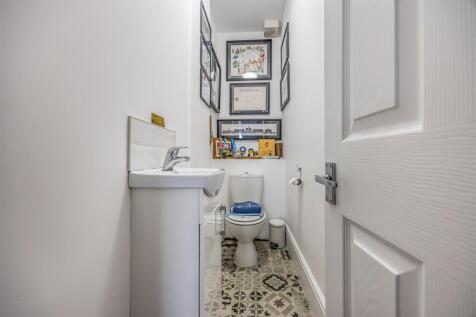 19 Hartley Road, Portsmouth-Small-PorticoMarketing