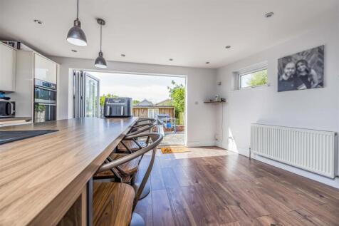 46 Kingscote Road, Waterlooville-Small-PorticoMark