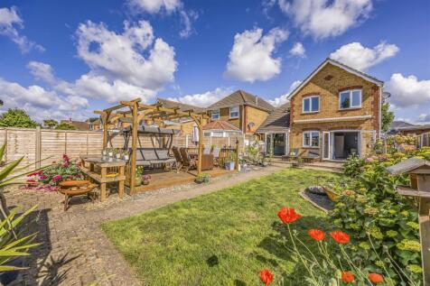 1 Sunnyfields, Central Road, Drayton-PorticoMarket