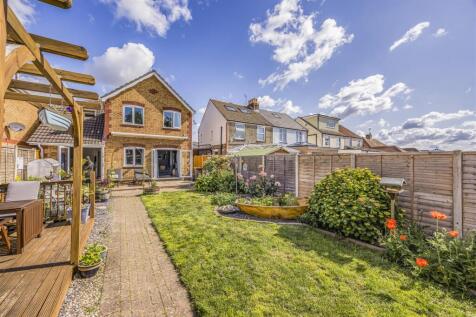 1 Sunnyfields, Central Road, Drayton-PorticoMarket