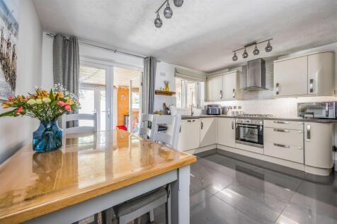 20 Milebush Road, Southsea-Small-PorticoMarketing-