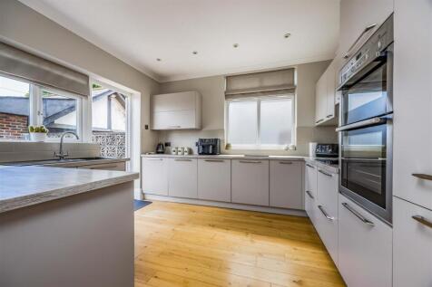33 Northwood Road, Hilsea-Small-PorticoMarketing-S