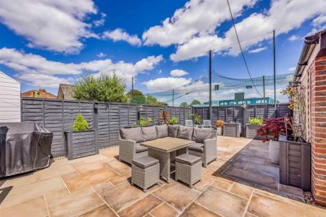 33 Northwood Road, Hilsea-Small-PorticoMarketing-S