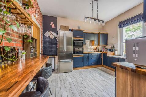 Flat 3, 38. Lennox Road North, Southsea-Small-Port