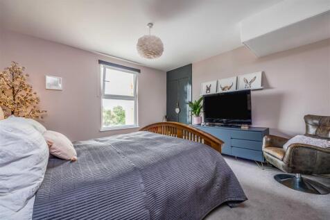 Flat 3, 38. Lennox Road North, Southsea-Small-Port