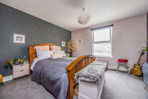 Flat 3, 38. Lennox Road North, Southsea-Small-Port