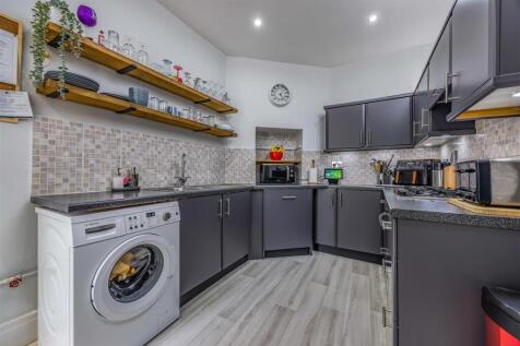 254 Powerscourt Road, Fratton-Small-PorticoMarketi