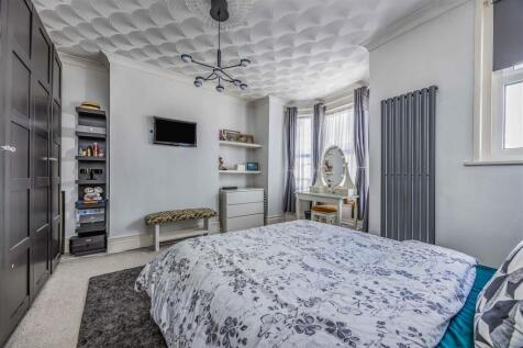 254 Powerscourt Road, Fratton-Small-PorticoMarketi