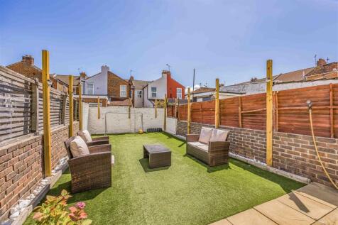 254 Powerscourt Road, Fratton-Small-PorticoMarketi