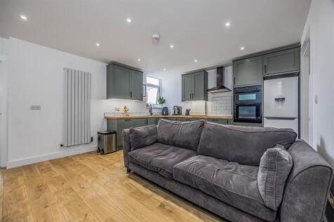 Lower Flat, 215 Milton Road, Southsea-Small-Portic