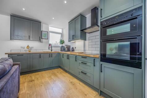 Lower Flat, 215 Milton Road, Southsea-Small-Portic